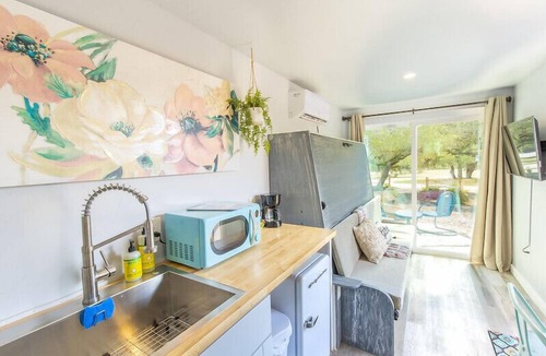Johnson City House | The Container Retreat @ 290 Wine Trail #6