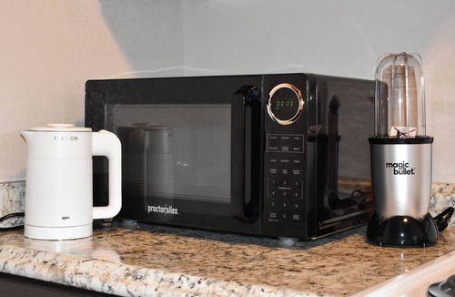 University Area Apartment | The Denali Nook in UMED District & University prk!