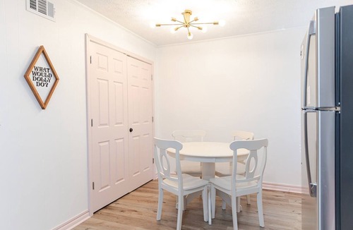 Covington House | The Dolly: Entire Home, Walk to Square, Sleep Well