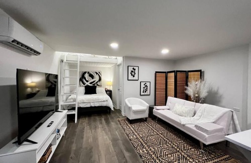 Stallings Villa | The Double Door Inn
