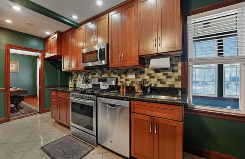 Brook Farm Apartment | The Enchanted Willow Boston Escape 3BDR/Free Parking/EV Charger/Family-friendly