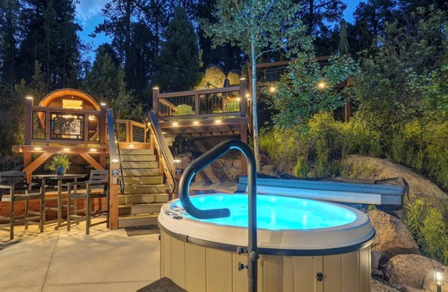 Woodland Park Cabin | The GLEN -Private 7 Acre Retreat 2 Cabins Spa Sauna -Renewal in God's Creation.