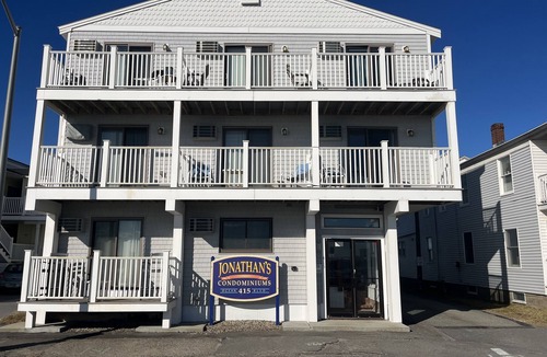 Hampton Condo | The Great Escape II. Newly renovated and beautiful Unit on Hampton Beach.