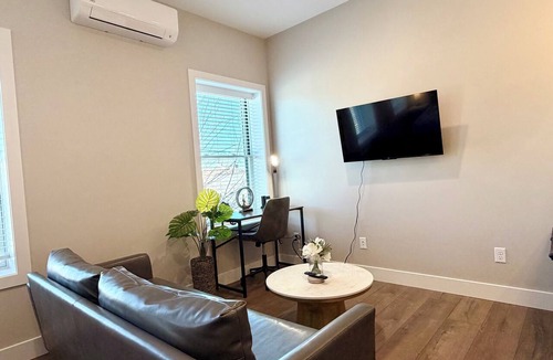 St. Louis Apartment | The Grove Studio, Manchester Ave:Near Forest Park