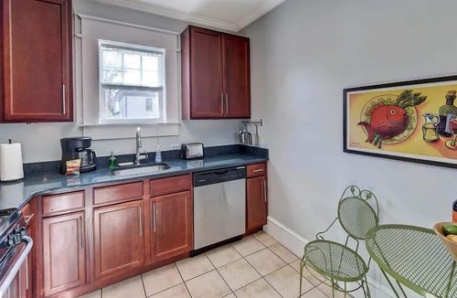 Dilworth Condo | The Home Collection: Historic Step-Free 2BR, Pet Friendly & Close to Atrium CMC