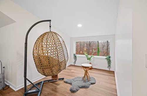 Greenville House | The Lazy Lodge: Peaceful Retreat 15 mins from Downtown Greenville