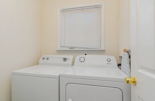 Buckroe Beach Apartment | The North Hampton Suite B