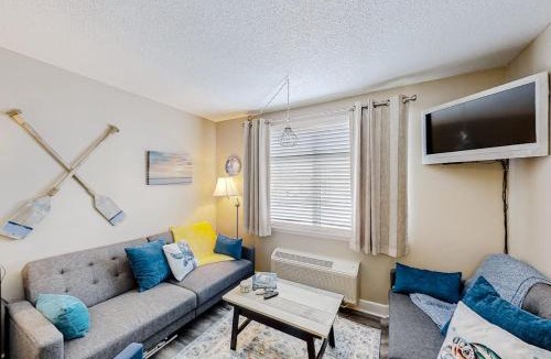 Litchfield by the Sea Apartment | The Oceanfront Litchfield Inn 251