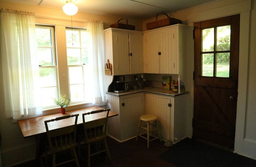 Bristol House | The Stone House at Treetops