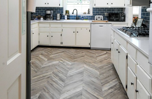 Southern Pines House | The Velvet Pine Designer Retreat Walk to Downtown Sleeps 8 Near Pinehurst Golf