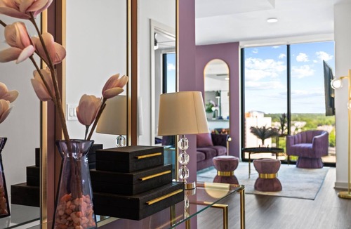 Peachtree Center Apartment | The Velvet Room | 17th Floor Luxury Condo | Skyline Views & Balcony