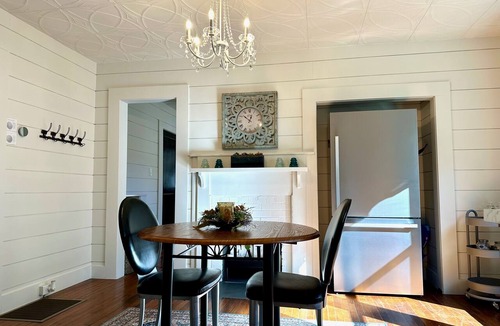 Long View Apartment | The Wright Flyer, near to aviation museum
