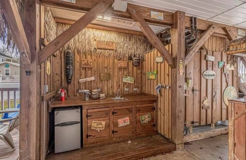 Myrtle Beach House | Tiki Hut W/Tiki Bar|Linens|Golf Cart|Outdoor Area