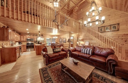 Blue Ridge Cabin | Toccoa River Fun + Hot Tub, Game Rm, Fish, Swim