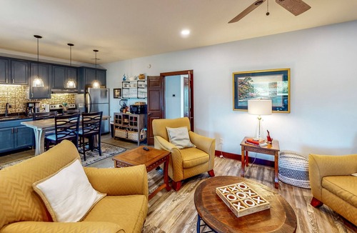 Eatonton Condo | Top-floor Lake Oconee condo with fairway-view balcony, full kitchen