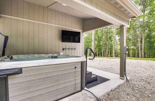 Innsbrook Cabin | Trails, Golf & Beaches! Luxe Innsbrook Resort Stay
