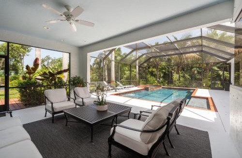 South Sarasota Villa | Tranquil Court Oasis