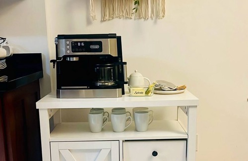 South Lake House | Tropical Pool Home · 5 Min to Hollywood Beach