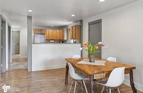 Northeast Anchorage House | True North Retreat-open concept, newly remodeled, backyard with fire pit