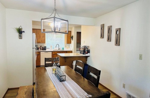 Corvallis House | TWO side-by-side dwellings for your giant group