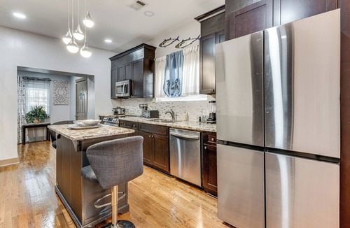 Atlanta Cottage | Unbeatable Hub 1 Mi to Mercedes-benz Stadium, Dtwn