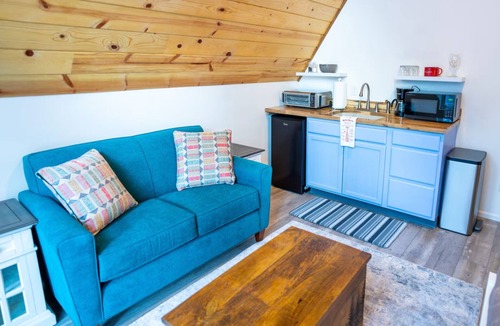 Bear Creek Apartment | Unique stay just outside of Seward, AK
