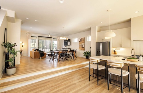 Historic Edgefield House | Unit 1 I 5-Points Luxury | Pool, Cold Plunge, Sauna, Firepit | 7 Min to Broadway