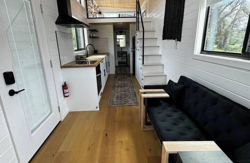 Johnson City House | Unit #5 - Modern Tiny Home in the heart of TX Wineries
