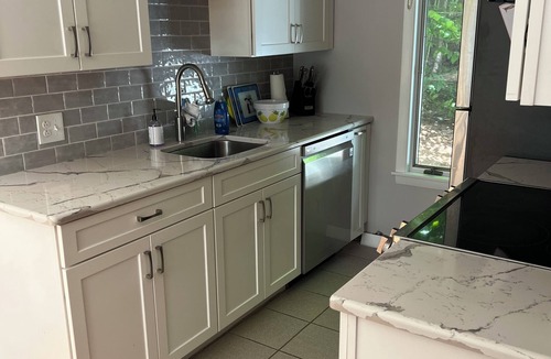 Grantham House | Updated 3-bedroom with AC on Eastman Lake & Golf Course - near Dartmouth College