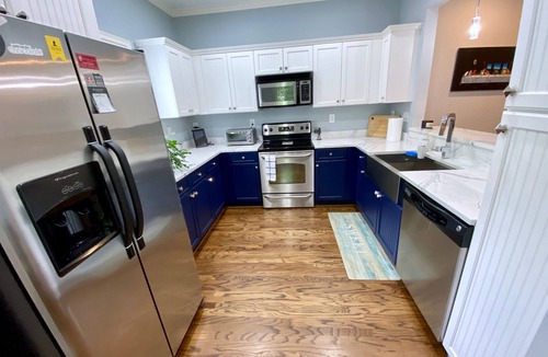 Greenville Downtown Cottage | Updated Cottage Steps from Everything Downtown