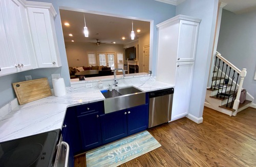 Greenville Downtown Cottage | Updated Cottage Steps from Everything Downtown