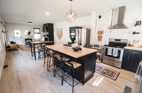 Fort Mill House | Updated Downtown Fort Mill home -3 Queens-Sleeps 6