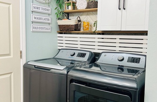 Tudor Area Apartment | Upper Grape, Midtown Home 2bed&1bath