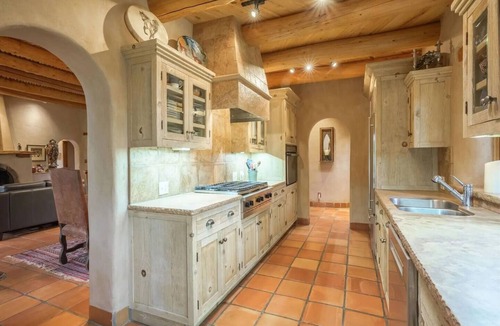 El Prado House | Upscale Adobe home, 2 acres, 20 min to Taos Ski Valley, Mtn Views, Bird Watching