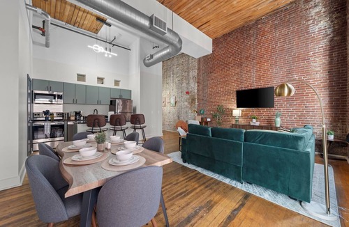 Downtown St. Louis Apartment | Urban Retreat Near Downtown + Private Balcony