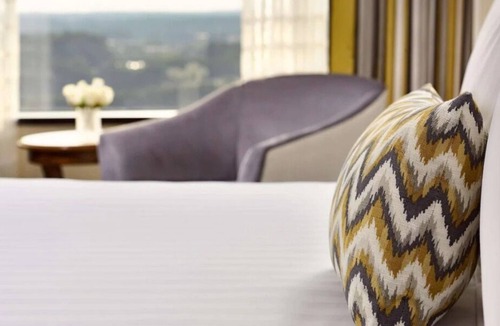 Gwinnett Place House | Vacation Day Is Always A Great Idea! Enjoy Comfortable unit and Pool access