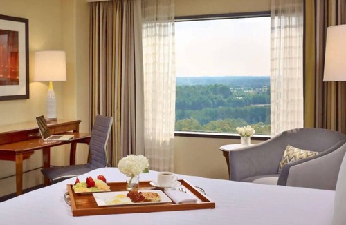Gwinnett Place House | Vacation Day Is Always A Great Idea! Enjoy Comfortable unit and Pool access