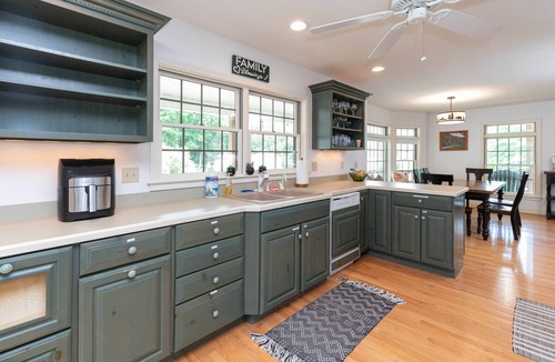 Valley Creek Run House | Valley Paradise/Mountain Views/Sleeps 10/Game Room