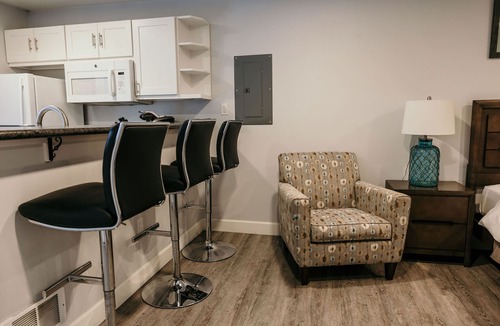 Sitka Condo | Vance Towers C: 1 BR, 1 BA Condominium in Sitka, Sleeps 2