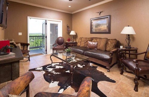 Gruene Condo | VG 306 Historic Gruene on the Guadalupe with Pool!