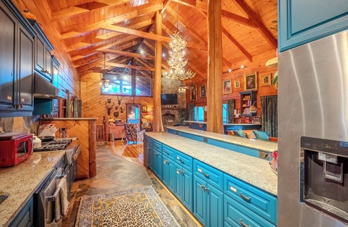 Suches Cabin | Vibrant Spacious Mountain Estate with Heated Pool & Hot Tub in Suches