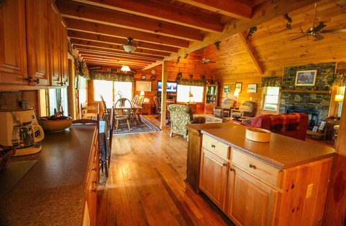 Buck Mountain Cabin | Views & Cool Mtn Breezes-4BR/4BA w/Hot Tub & Pool Table, Near West Jefferson