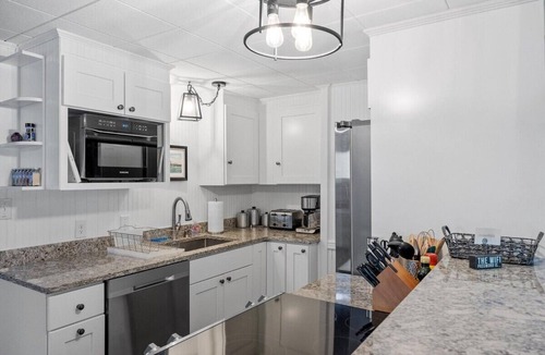 Gilford Cabin | Vintage & Modern Lodge-Lake Winnipesaukee water access w/boat slip, dog welcome