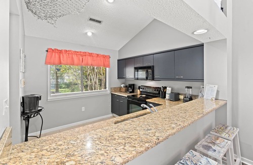 Arcadian Shores Villa | W Hyde Pk 12H in Kingston 2nd floor, Pool, Beach