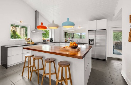 Gainesville House | Wake. Lake. Repeat. European Designed Stay (FIFA)