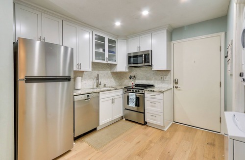 Folly Field Villa | Walk to Beach: Hilton Head Condo w/Pool Access