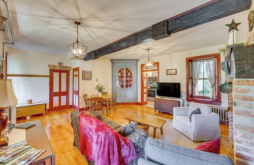 Salunga House | Walk to Creek: Mount Joy Home Near Nook Sports