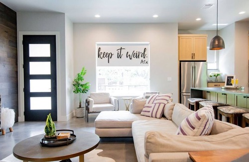 Zilker House | *Walk to Restaurants* Hot Tub | 8 Beds | Sleeps 15!