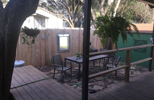 Heritage House | Walk to the crystal clear San Marcos river