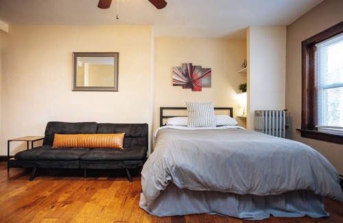 Quality Hill Apartment | Walkable Downtown KC*Private Parking